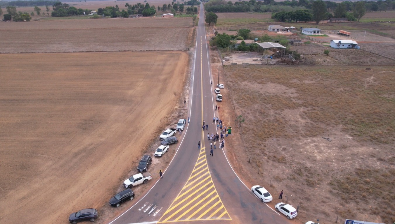 Prefeito de Sinop inaugura obras de asfalto das estradas Adalgisa