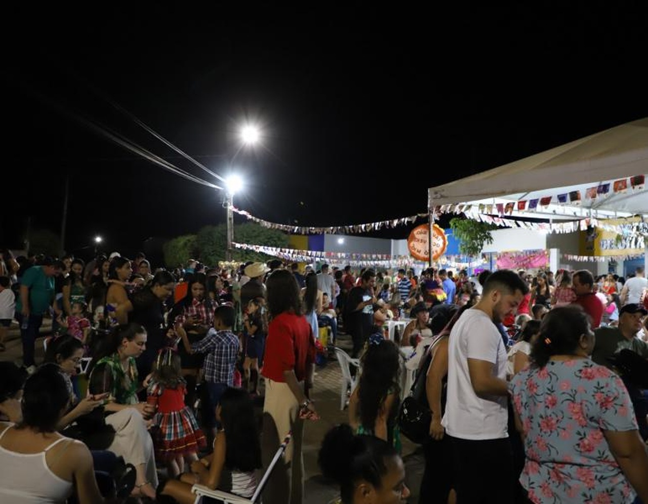 CRECHE TIA CELCITA DE MATUPÁ REALIZA ANIMADA FESTA CAIPIRA