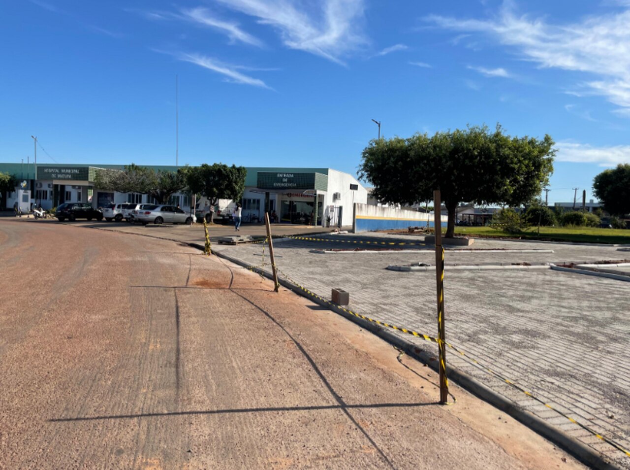 Obras do novo estacionamento em frente ao Hospital Municipal de Matupá seguem em ritmo acelerado e já estão nos últimos ajustes para a entrega à população!