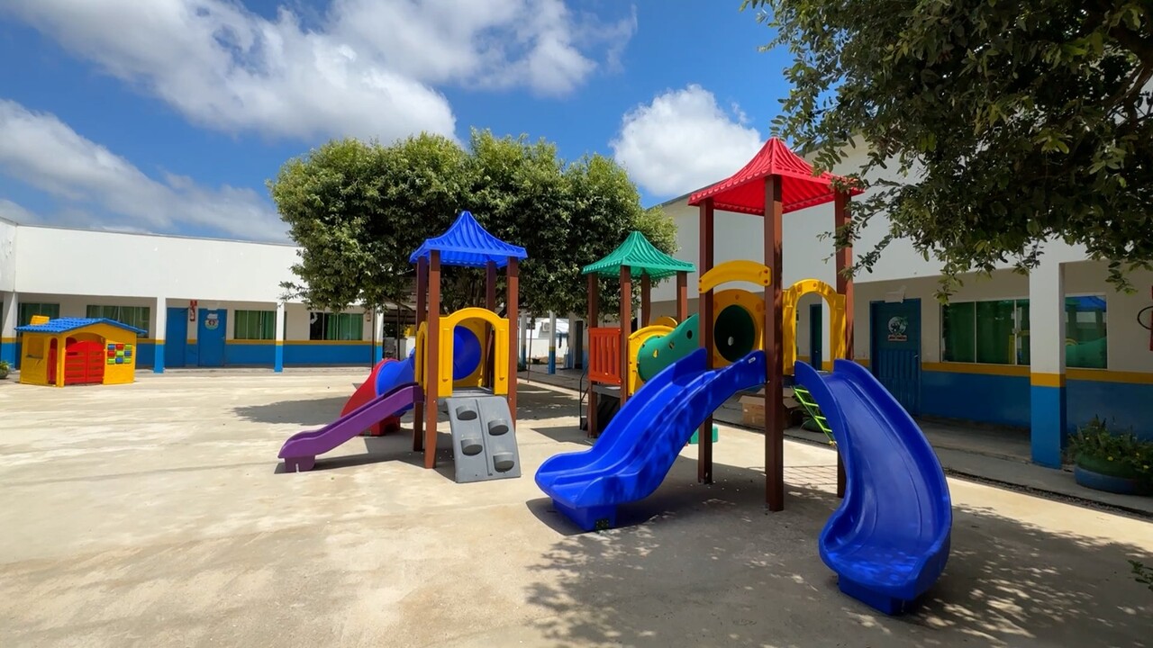 Prefeitura de Matupá entrega novos parques infantis nas escolas municipais