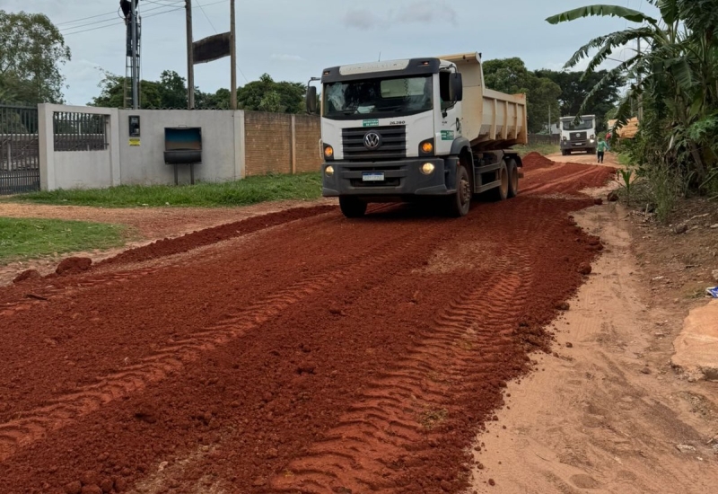 Prefeitura de Sinop faz manutenção nas ruas da Comunidade Fátima