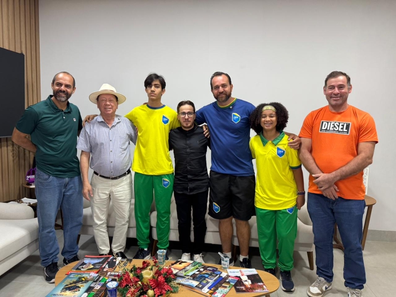 Jovens atletas representam Sinop no Paraguai e são homenageados pelo prefeito