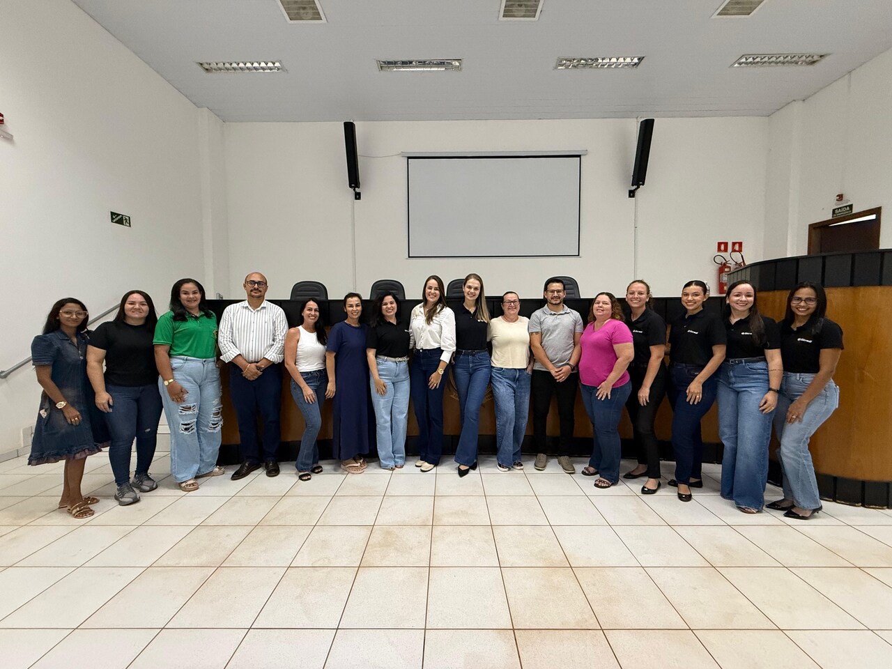 Vera define calendário de eventos para 2026 em reunião com a sociedade organizada