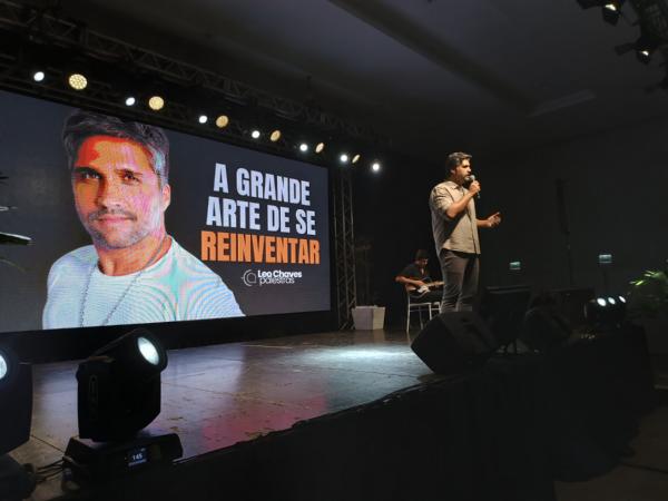 Jornada Pedagógica 2026 segue com palestra sobre reinvenção e desenvolvimento profissional