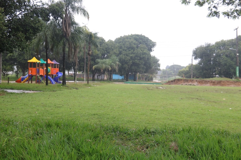 Prefeitura de Sinop constrói Praça Esportiva nos bairros Camping Club e Nossa Senhora de Fátima