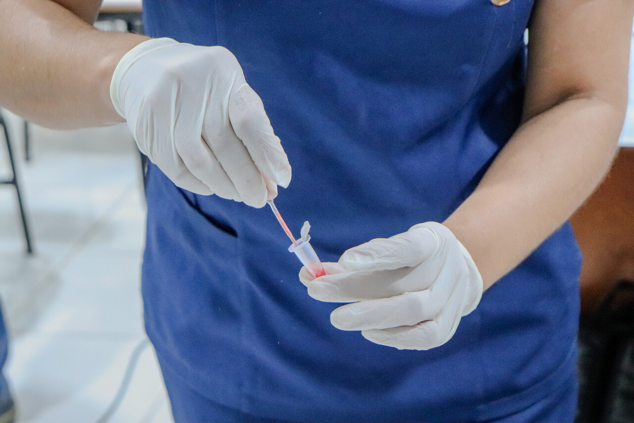 Gestão municipal garante acesso à saúde e realiza 168 mil exames laboratoriais em 2025