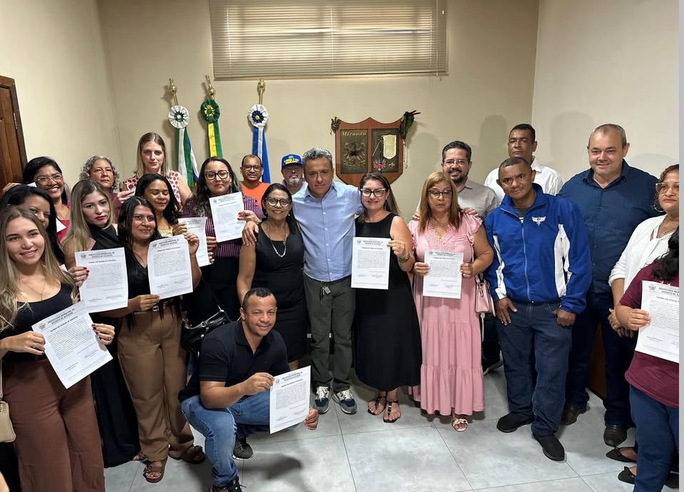 Prefeitura de Peixoto de Azevedo empossa 16 novos profissionais aprovados em concurso